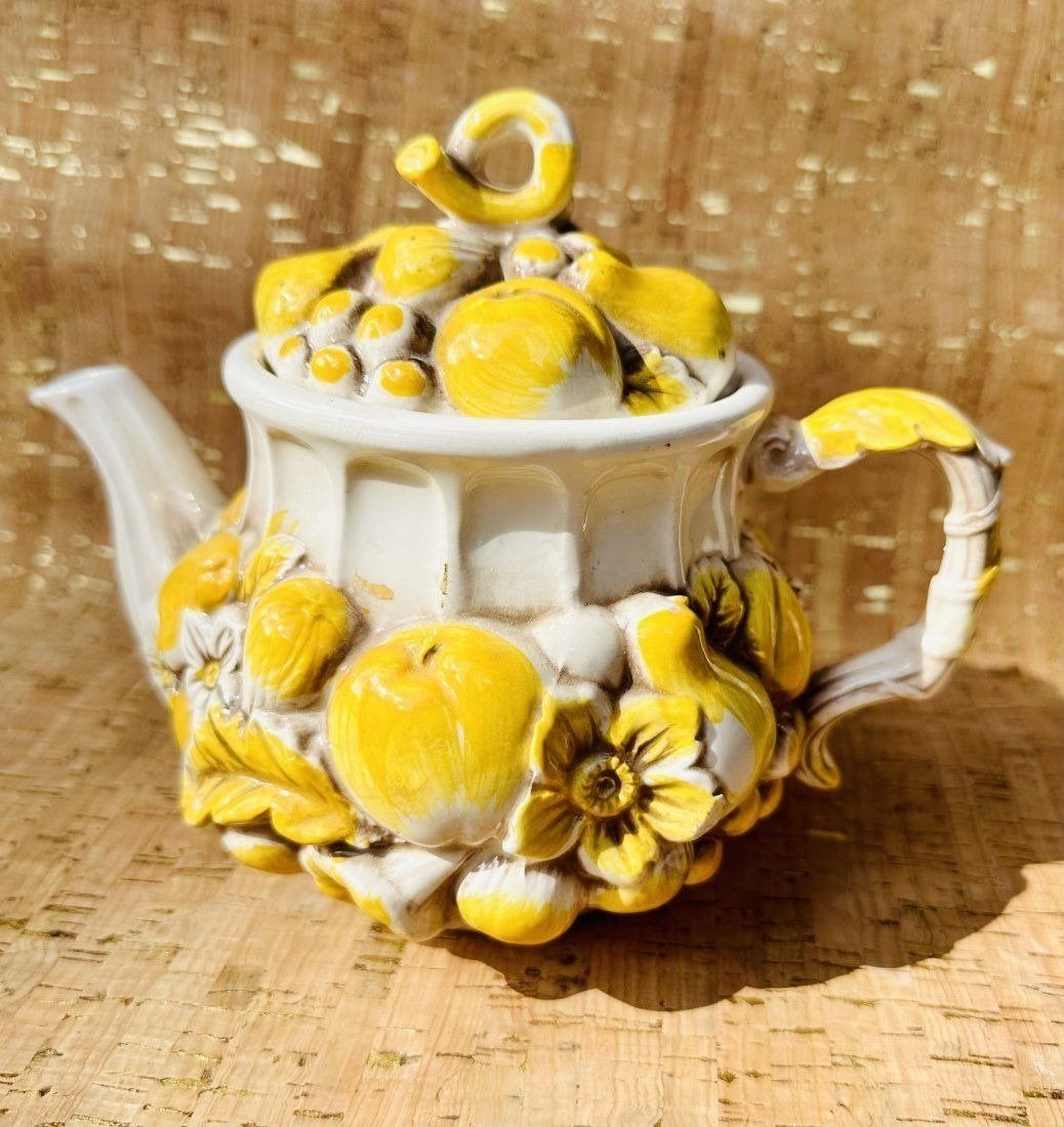 INARCO Porcelain Majolica Teapot Japan (1 of 4)