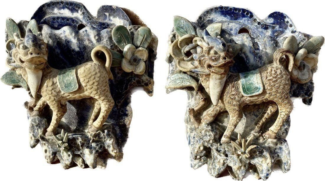 Pair Antique Chinese PORCELAIN Wall Pockets Guardian Foo Lion Dog Qing Dynasty 19th Century (1 of 11)