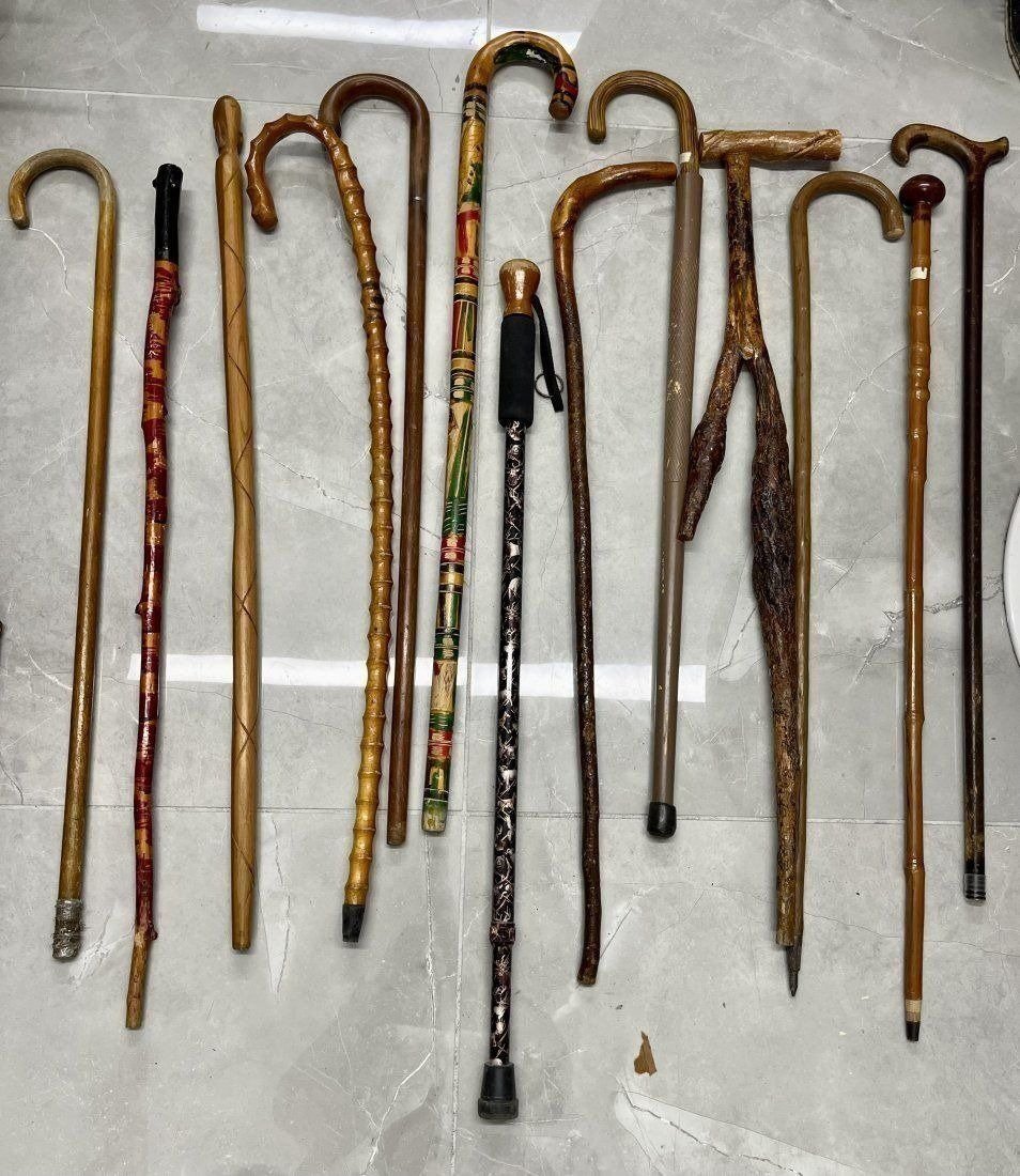 lot of 13 Walking canes: lot of 13 WALKING CANES