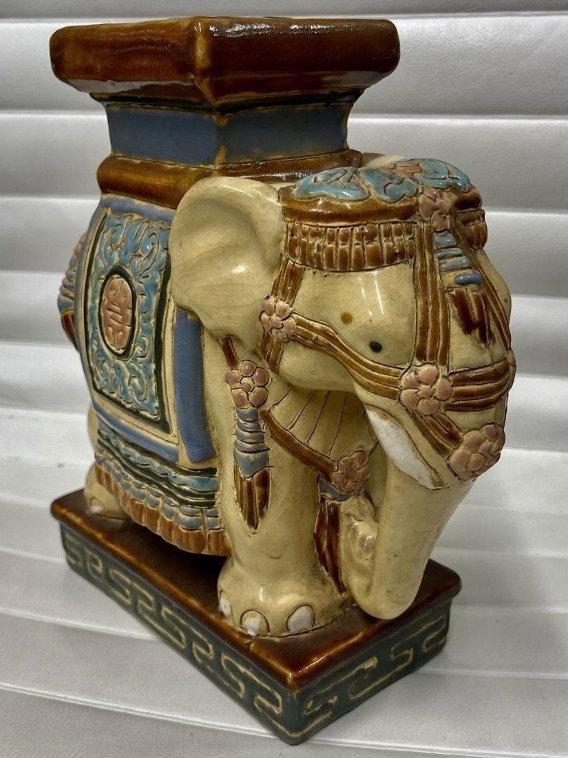 Antique Chinese large Porcelain Ceramic Elephant (1 of 15)