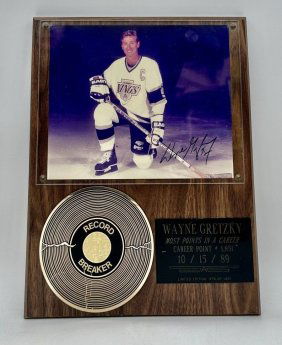 WAYNE GRETZKY AUTOGRAPHED PHOTO  Display Plaque