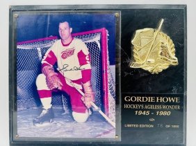 GORDIE HOWE  *Mr Hockey* AUTOGRAPHED PHOTO  HOCKEY’S AGELESS WONDER Display Plaque
