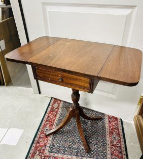 Antique 1940's Duncan Phyfe Style Drop Flap Coffee Table Card Table