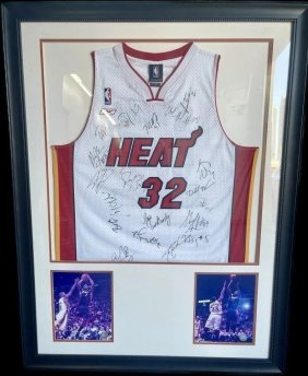 NBA Miami Heat #32 Shaquille O'Neal Game worn Jersey with 18 signatures Dwane Wade Authenticated COA