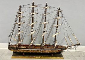 Antique Cased Wooden Ship Model FRIGATA ESPANOLA ANO 1780