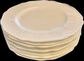 Fenton Milk glass 7 dinner plates 10" INCHES