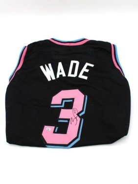 Dwyane Wade of the Miami Heat Signed basketball Jersey