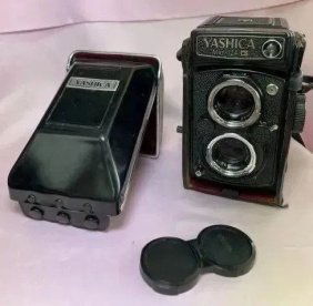 Yashica Mat-124G Camera With Case  Made In Japan