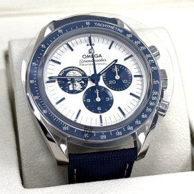 OMEGA SNOOPY Speedmaster 50th Anniversary 42mm 310.32.42.50.02.001 BINB