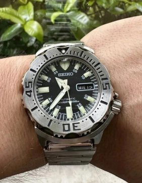 SEIKO Monster 7S26-0351 Diver's 200 Meters Automatic Watch