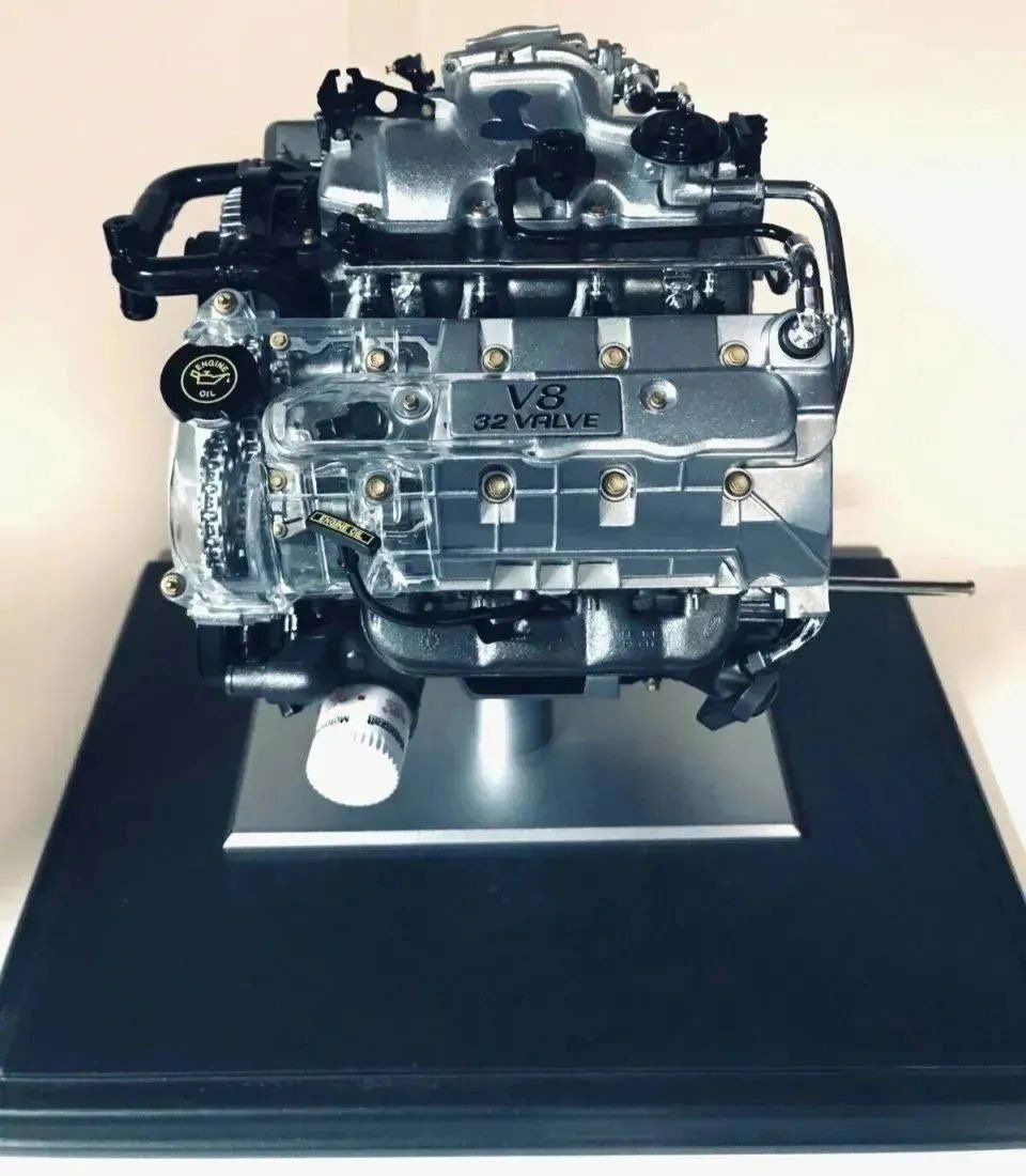 Model 1:4 Scale 2001 SVT Ford Mustang Shelby Cobra 4.6L Engine 516 of 1000: 1:4 Scale2001 SVT Ford Mustang Cobra 4.6LEngineLimited - 516 of 1000Engine is in a Good Working & Cosmetic ConditionComes in Stand Case!Please Refer to Photos for More Info!