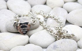 Tiffany And Co Heart Tag Chain Link Choker in Silver