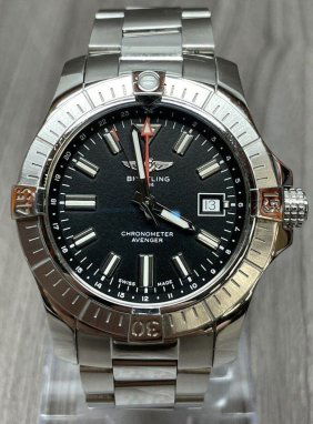BREITLING  Avenger Automatic GMT 43 Black Dial Stainless Steel Watch