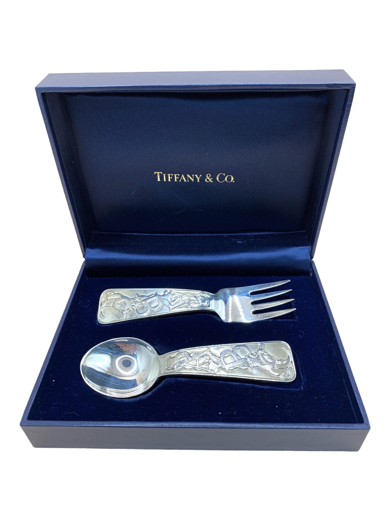 Tiffany Sterling Silver Baby Feeding Set. Weights 86.5 grams. Engraved: Tiffany&Co Sterling 925 (1 of 5)