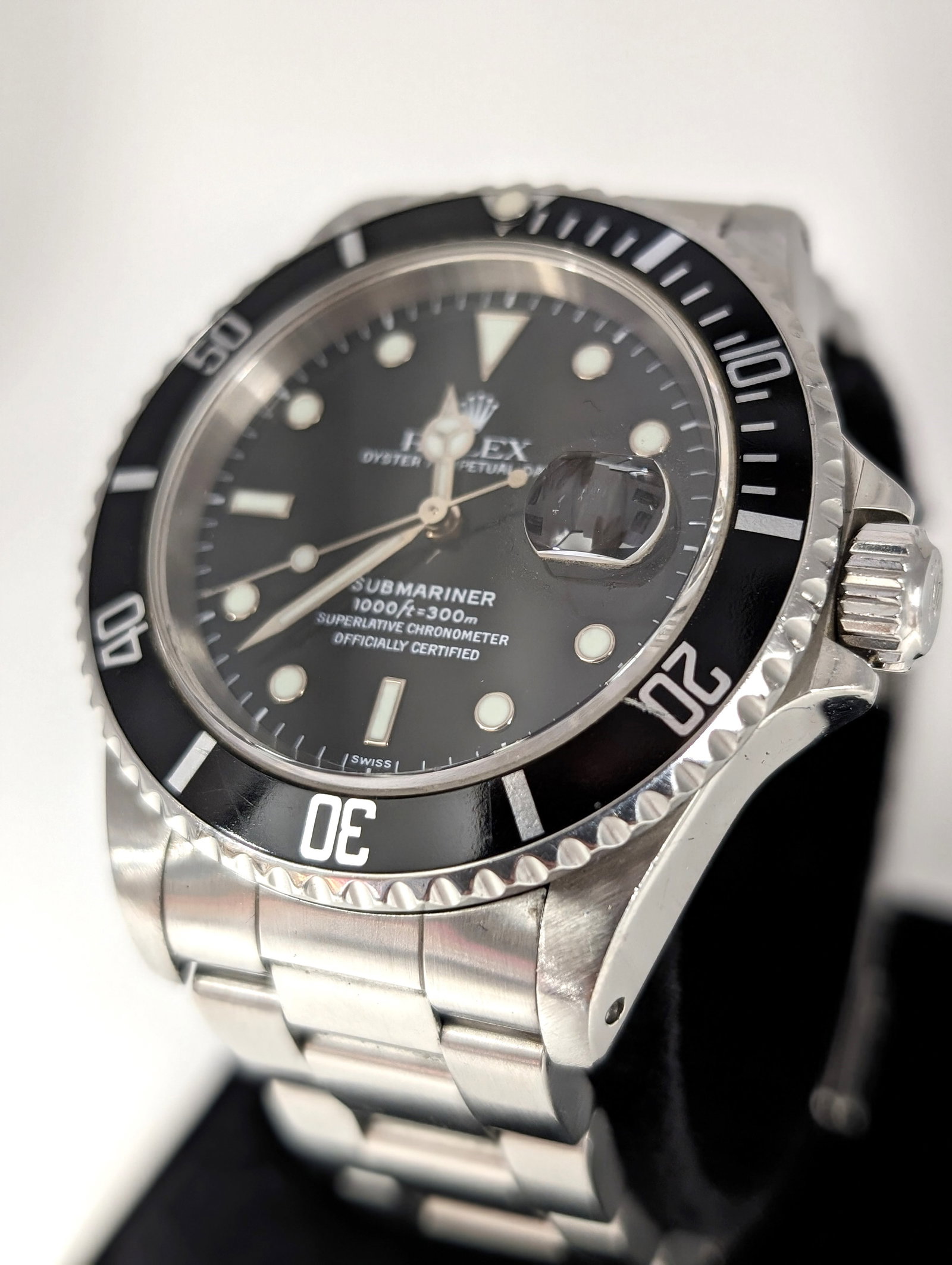 ROLEX SUBMARINER DATE STEEL BLACK SAPPHIRE WATCH 16610 WITH PAPERS (1 of 9)
