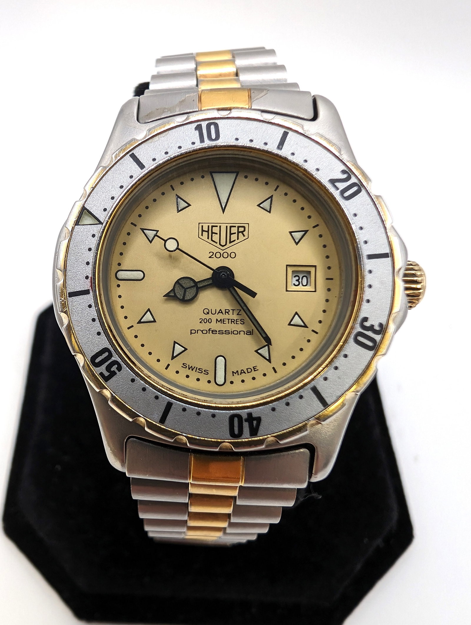 Vintage HEUER PROFESSIONAL 2000 TAG (1 of 7)