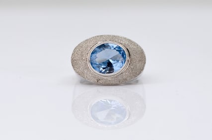 14K WHITE GOLD RING WITH AQUAMARINE