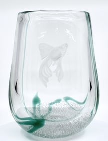VICKI LINDSTRAND FOR ORREFORS GREEN GOLDFISH GLASS VASE