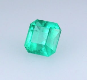 NATURAL EMERALD 6.31 CTS GREEN COLOR, OCTAGONAL SHAPE, GIA CERTIFIED