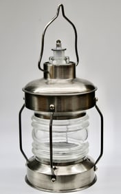 MUSICAL LAMP MODEL WIND-UP ON THE BOTTOM