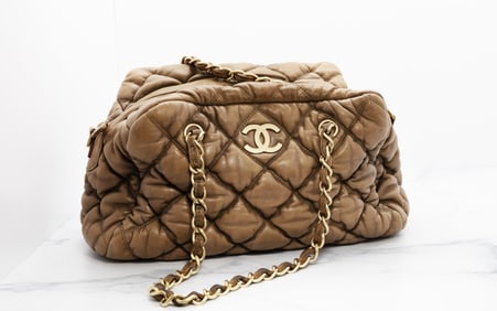 CHANEL BUBBLE QUILT CHAIN SHOULDER BAG