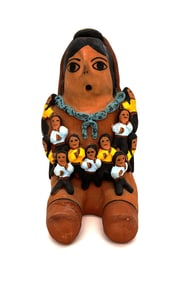 NAVAJO NATIVE AMERICAN POTTERY STORYTELLER FIGURINE