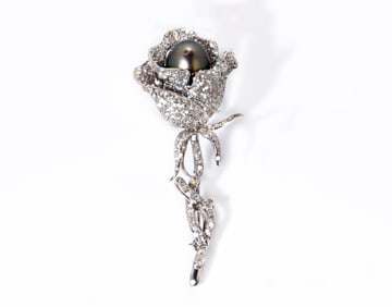18K WHITE GOLD BLACK PEARL BROOCH WITH DIAMONDS