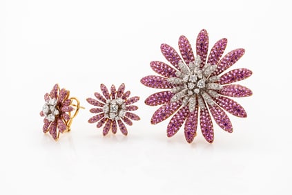 SET OF BROOCH AND EARRINGS WITH DIAMONDS