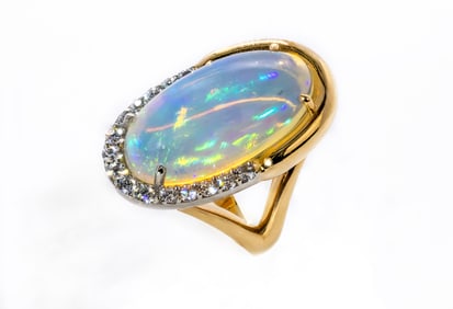 18K TWO TONE GOLD 8.63CT AUSTRALIAN OPAL AND DIAMONDS RING