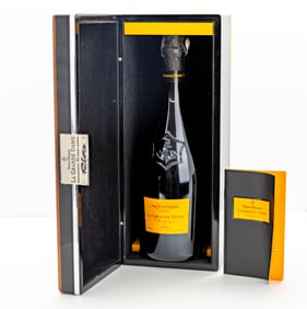 VEUVE CLICQUOT LA GRANDE DAME BY RIVA