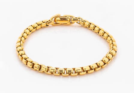 DAVID YURMAN 18K GOLD BOX CHAIN BRACELET: Title, medium: David Yurman (DY) Box Chain bracelet 18K Yellow Gold Origin, year: USADimensions: 8' in long 2.8' X 2.8'in, 7 1/4" (18.4cm) <