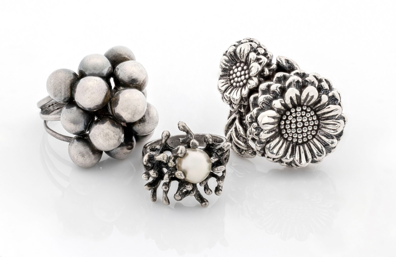 SET OF 3 VINTAGE STERLING SILVER FLORAL RINGS (1 of 13)