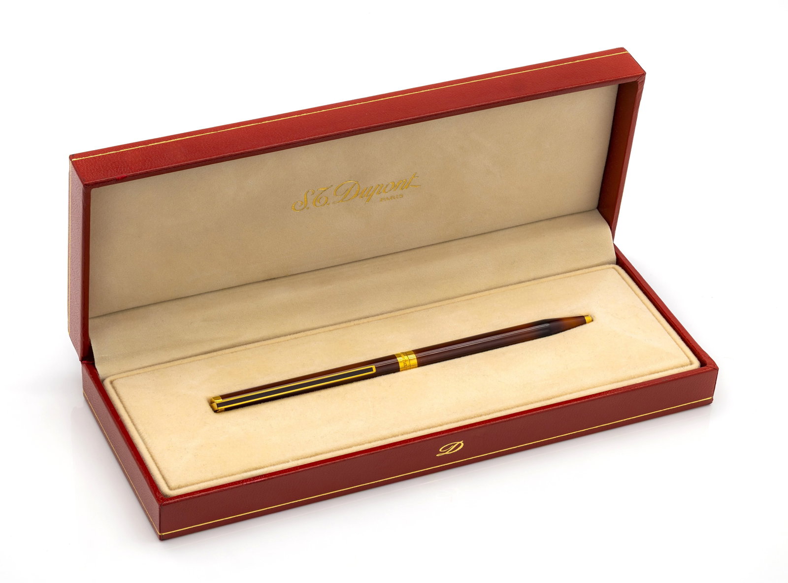 S.T. Dupont Paris Ballpoint Pen in Chinese Lacquer with Gold Finish, in Original Box: Title: S.T. Dupont Paris Ballpoint Pen in Chinese Lacquer with Gold Finish, in Original Box Material: Chinese lacquer, gold-plated metal Markings: ?S.T. Dupont Paris”, ?Laque de