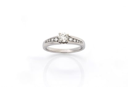 18K White Gold Solitaire Diamond Engagement Ring 0.20 ct Diamond centre stone