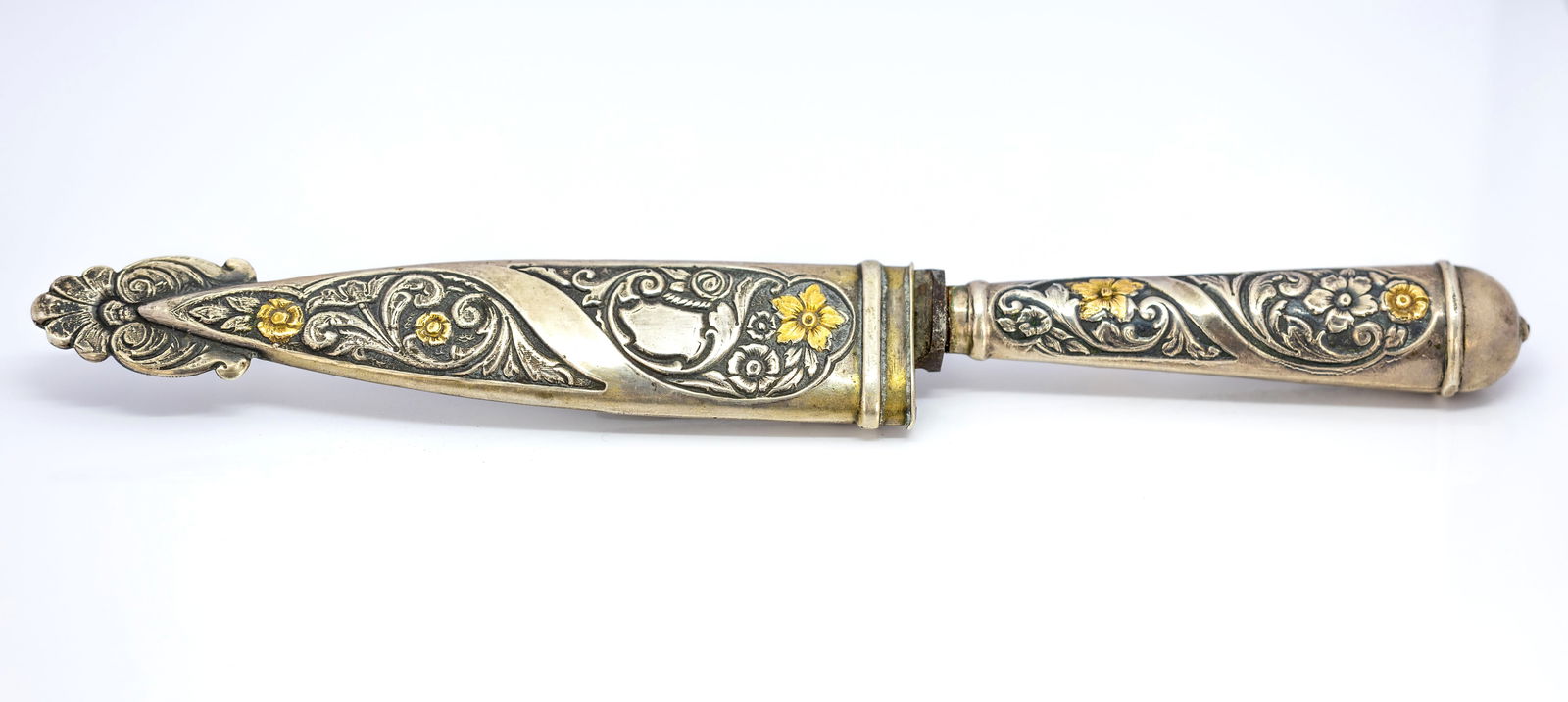 Handcrafted Argentinian Gaucho Knife with Ornate Silver and Gold Floral Inlay C.A. Novedad (1 of 3)