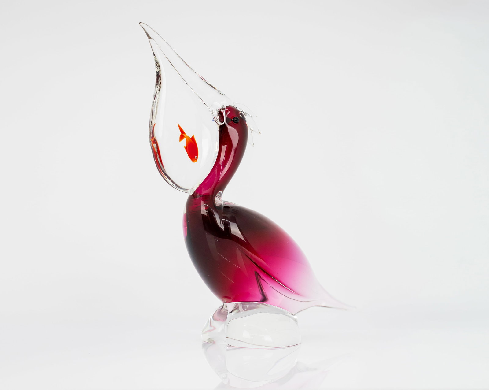 Murano Glass Blown Pelican "Pellicano" Sculpture: Title: Murano Glass Blown Red Pelican “Pellicano” Sculpture Origin: Murano, Venice, Italy, late 20th century Medium: Hand-blown Murano glass Dimensions: Le
