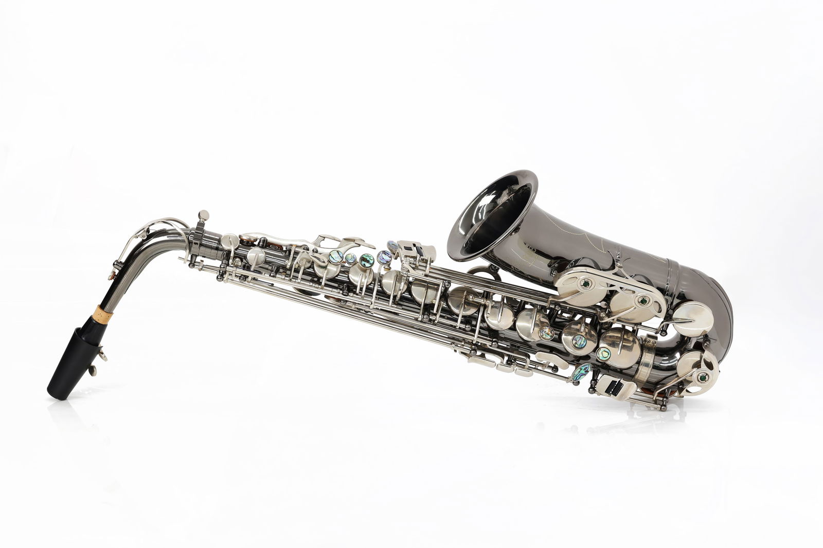 SLADE Eb Alto Saxophone Set with Case & Accessories: Title: SLADE Eb Alto Saxophone Outfit Black Nickel Finish Origin: China Description: SLADE Eb Alto Saxophone. Constructed of high-quality brass with a black nickel-plated surface, feat