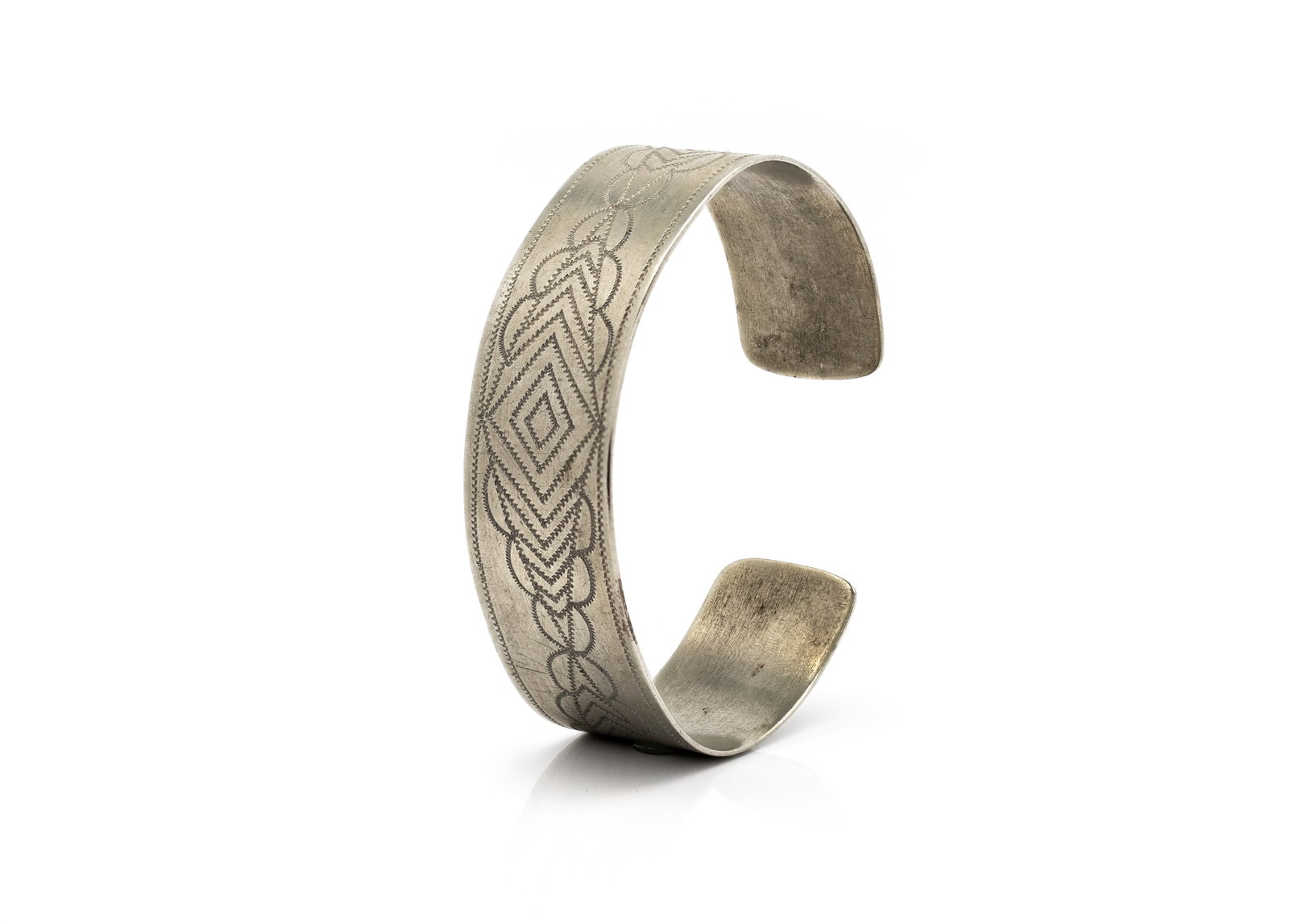 Navajo Traditional Ornament Nickel Silver Cuff Bracelet (1 of 4)