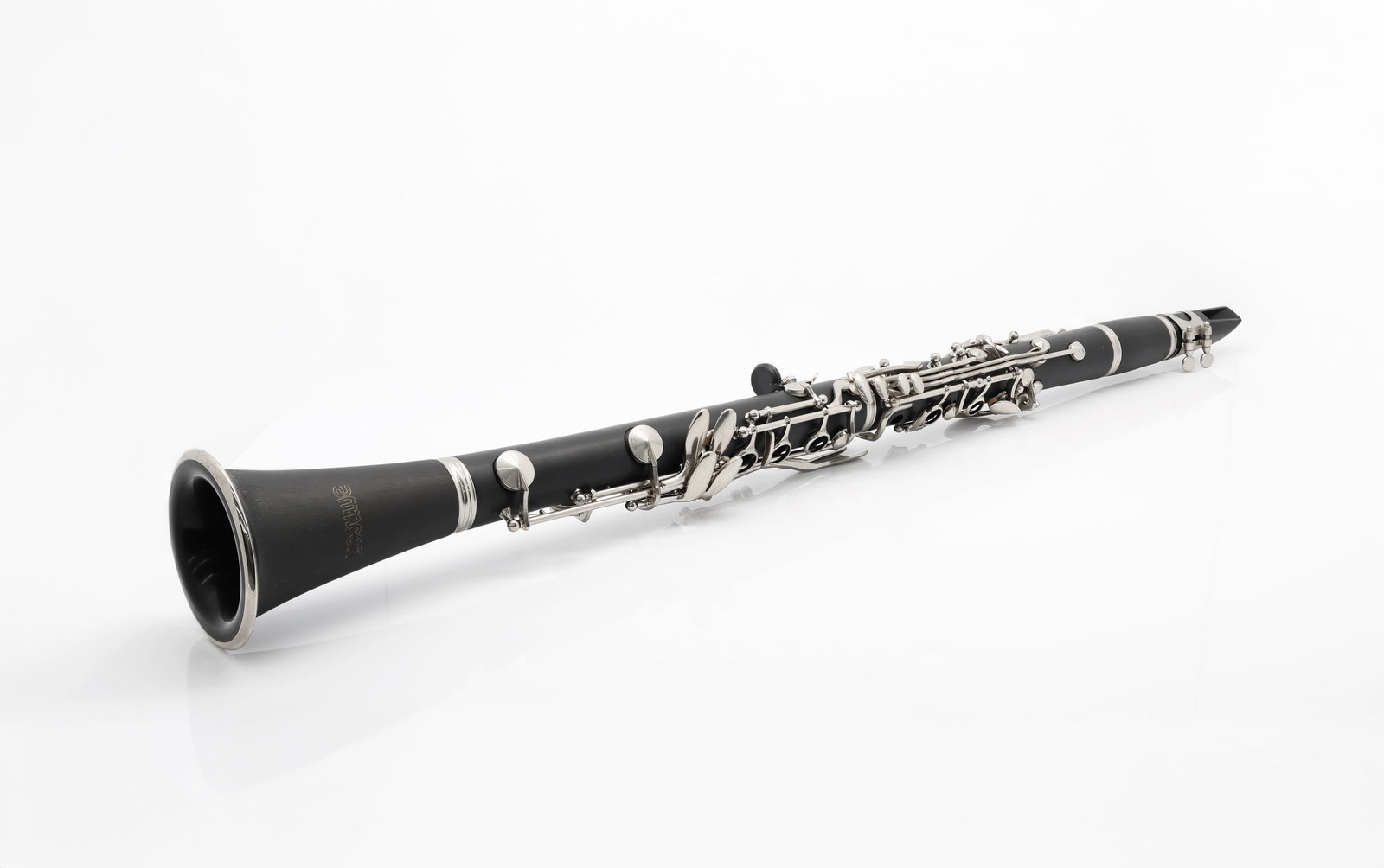 Amoon Bb Clarinet with Case and Accessories (1 of 9)