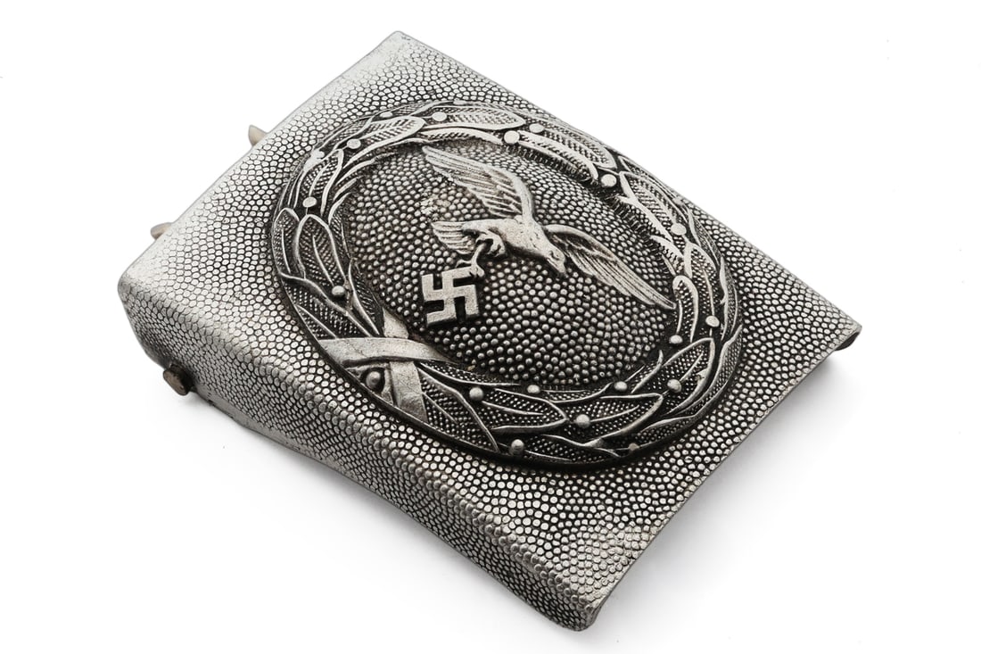German WWII Luftwaffe Belt Buckle: Title: German WWII Luftwaffe Belt Buckle Origin: Germany Year: Circa 1935–1945 Type: Military Belt Buckle Dimensions, in: Approx