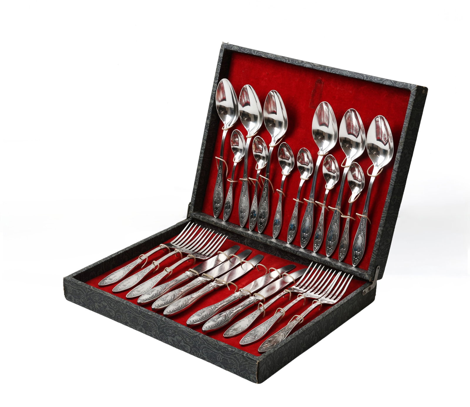 Rare Vintage 1980 Moscow Olympics Commemorative Silver-Plated: Title: Rare Vintage 1980 Moscow Olympics Commemorative Silver-Plated Melchior Flatware Set - USSR Box Size: 10.5 x 13 x 3 in Description: Rare, historically significant vintage 1980 So