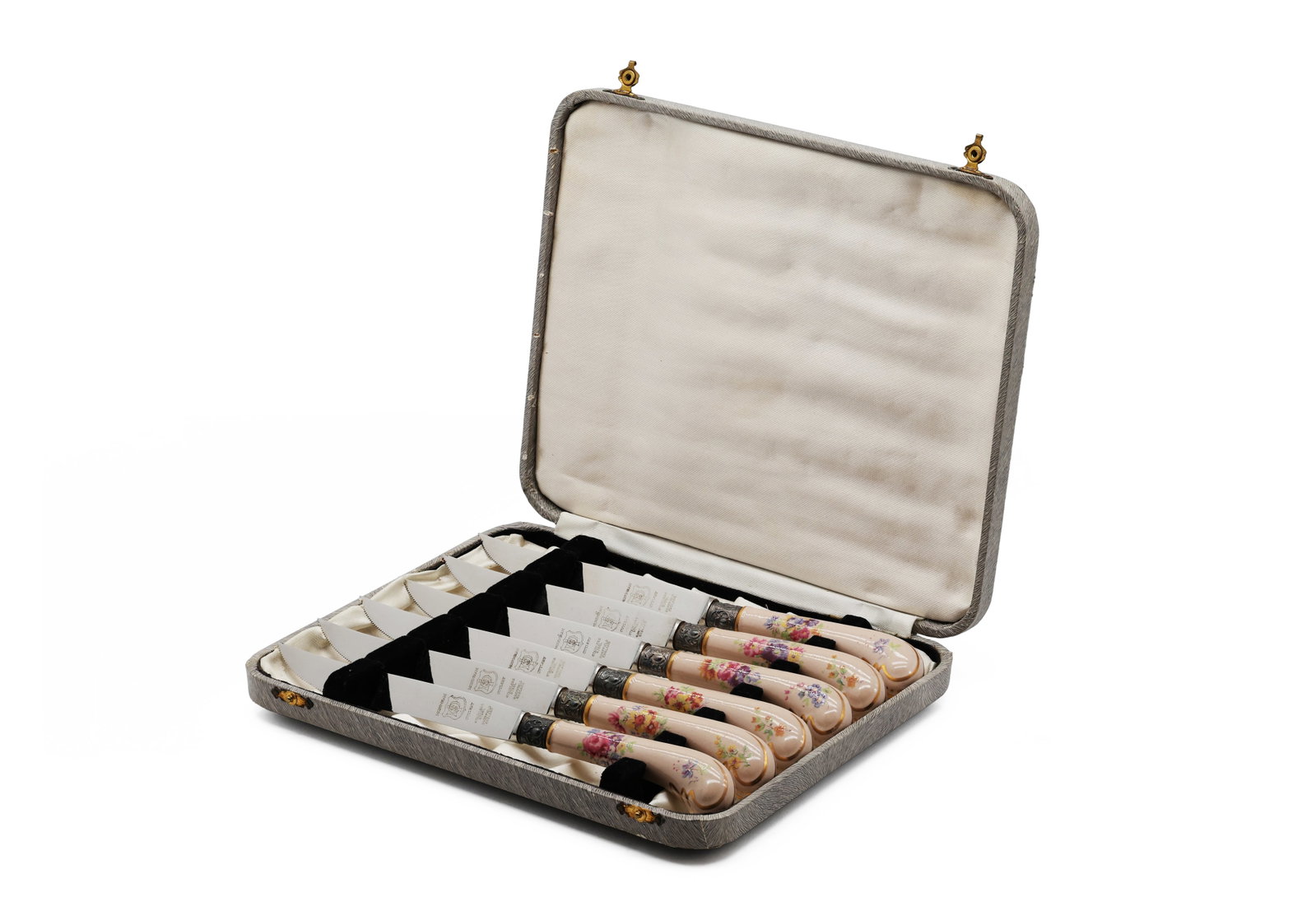 Set of Six Monogram Cutlery Sheffield England Knives with Floral Handles: Title: Set of Six Monogram Cutlery Sheffield England Knives with Floral Handles Circa: Mid to late 20th century Dimensions: Case approx. 8 3/4" x 7 1/4" x 1.5" Total Weight: