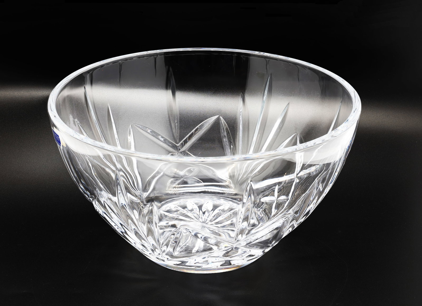Marquis by Waterford Crystal Cut Glass Bowl: Title: Marquis by Waterford Crystal Cut Glass Bowl Weight: 1,850 grams Dimensions: Approx. 10" diameter x 5.5" H Additional Information: Original label marked &ldqu