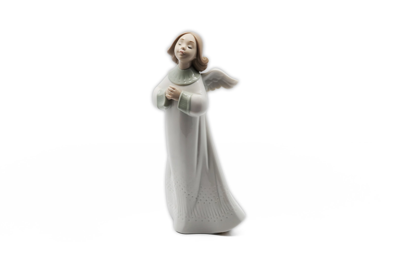 Lladro - An Angel's Wish - Praying Angel Porcelain Figurine, No. 6788: Title: Lladro - An Angel's Wish - Praying Angel Porcelain Figurine, No. 6788 Maker: Lladró, Spain Title: An Angel's Wish / Plegaria, Model No.: 6788 Sculptor: