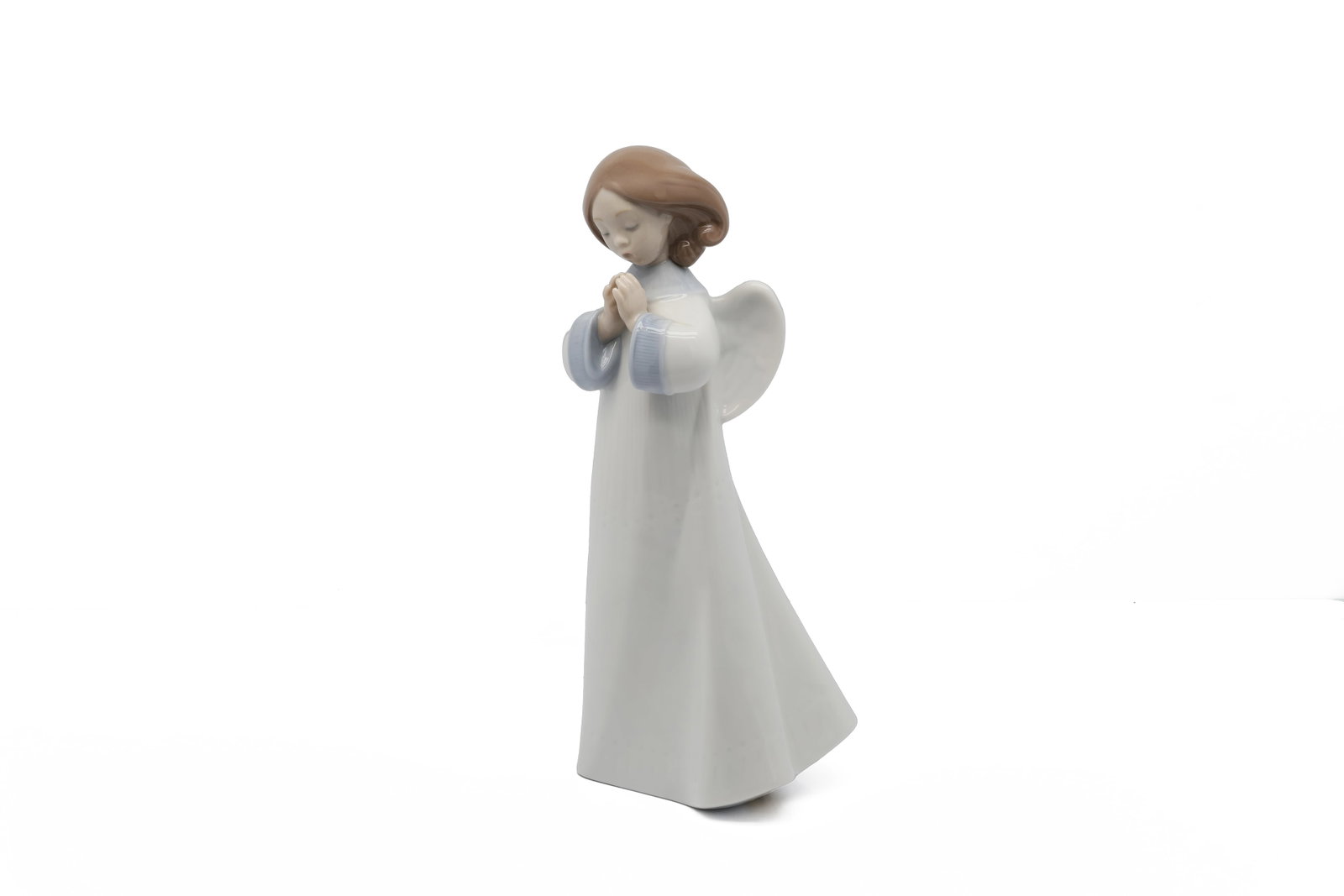 Lladro - An Angel's Song - Celestial Musician / Choir Angel Porcelain Figurine, No. 6789: Title: Lladro - An Angel's Song - Celestial Musician / Choir Angel Porcelain Figurine, No. 6789 Maker: Lladró, Spain Title: An Angel’s Song / Oración, Model No.: 6789