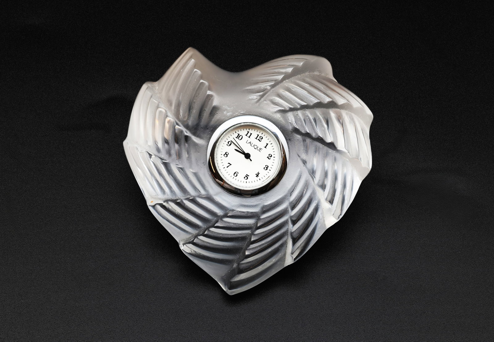 Lalique France Saint-Valentin Crystal Heart Desk Clock, ca. 1997 (1 of 8)