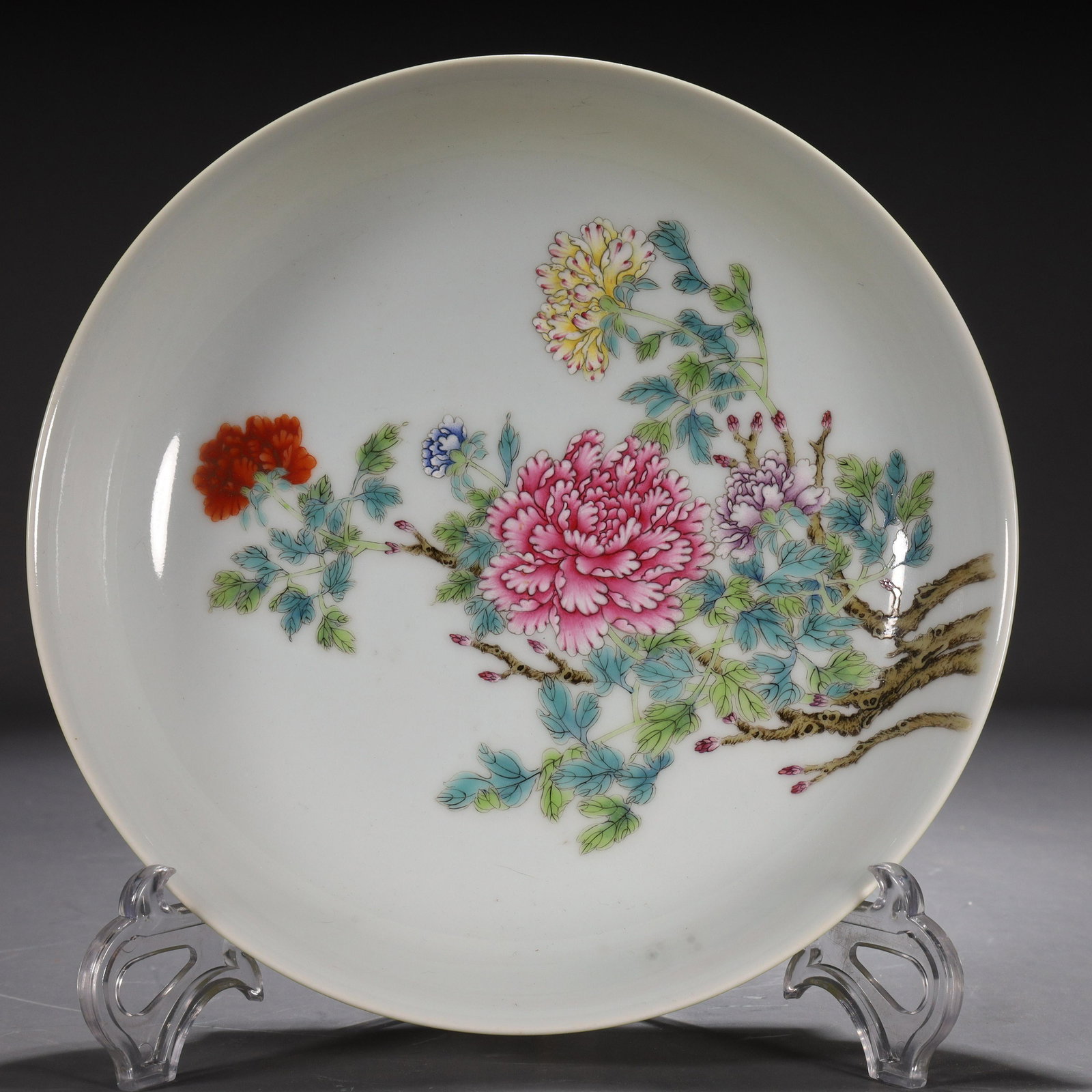 A Famille-Rose Yellow-Glazed 'Flower' Dish (1 of 8)