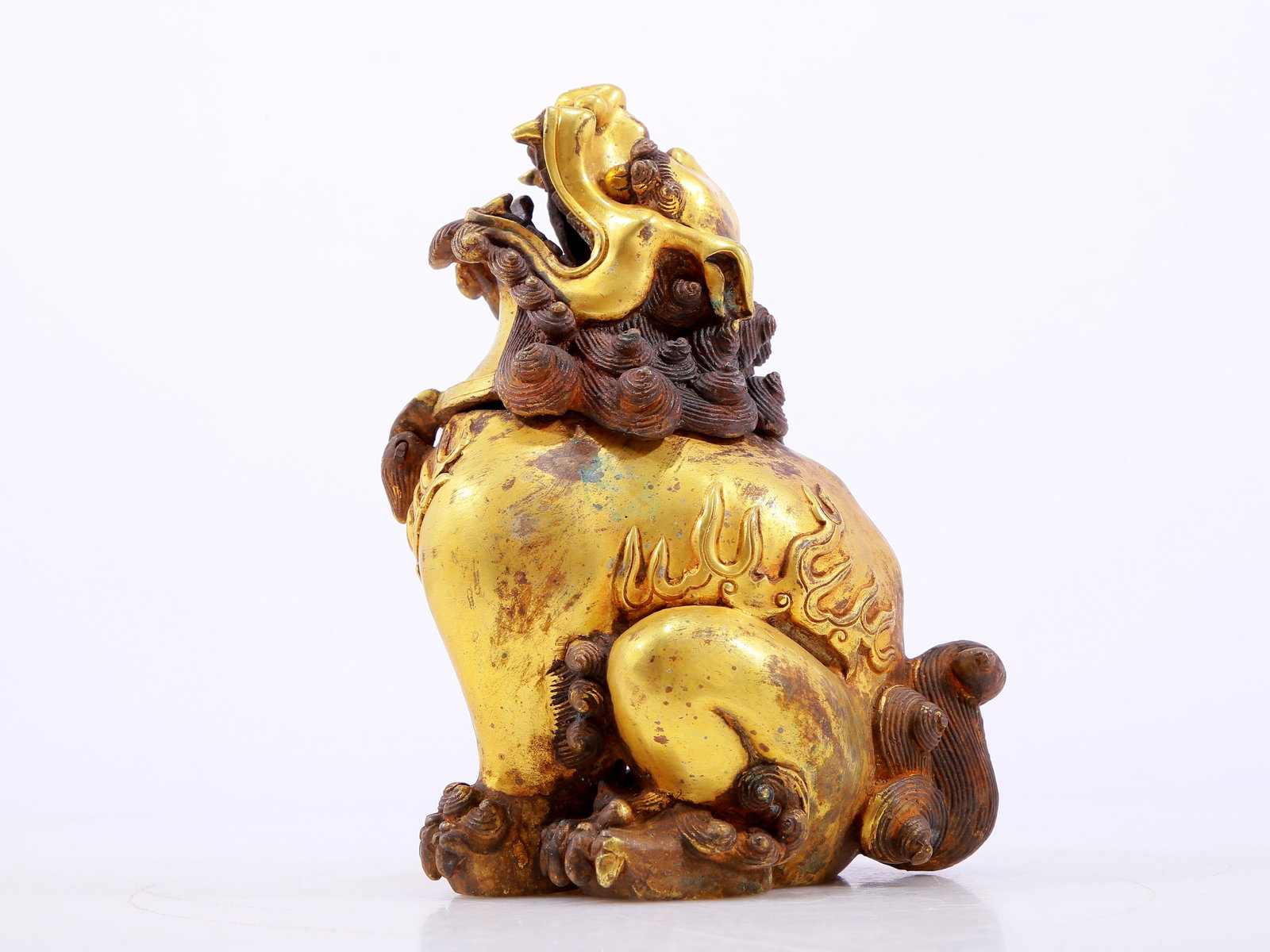 An exquisite gilt bronze lion incense burner (1 of 9)