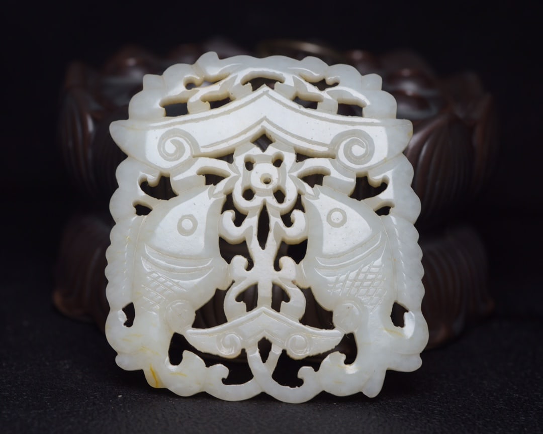  An exquisite hetian Jade Carved Fish Pattern (1 of 7)
