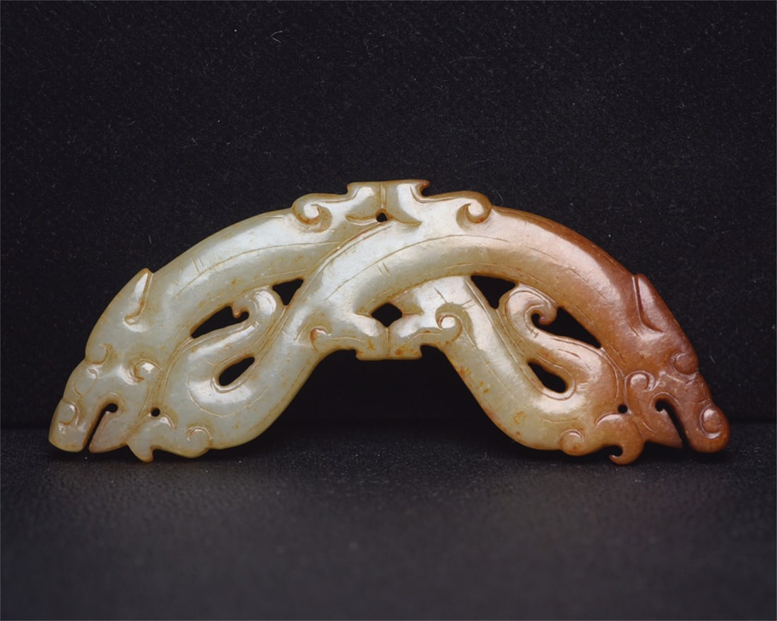 An exquisite Hetian jade dragon pattern pendant (1 of 7)